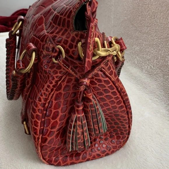 Spectacular Dooney & Bourke Red Crocodile Embossed Leather Handbag - Picture 10 of 15